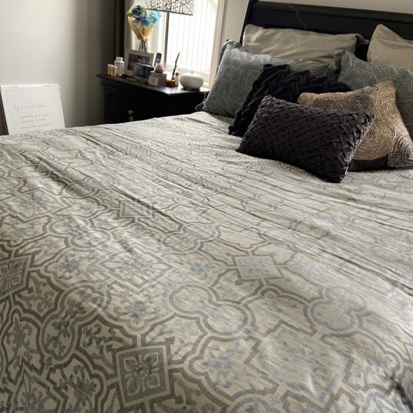 Revelle Duvet Cover and Pillow Shams Queen - Picture 5 of 7